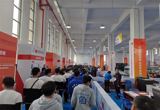 mmexport1572245652808