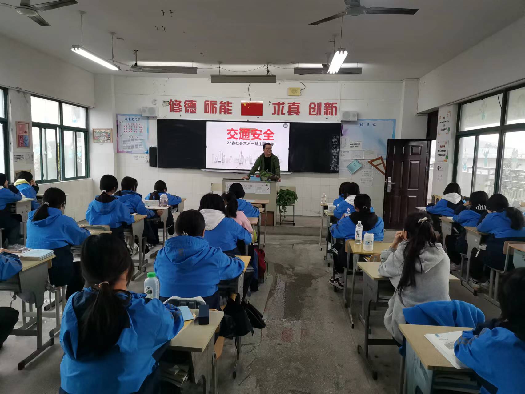 朱三山.jpg 朱三山.jpg