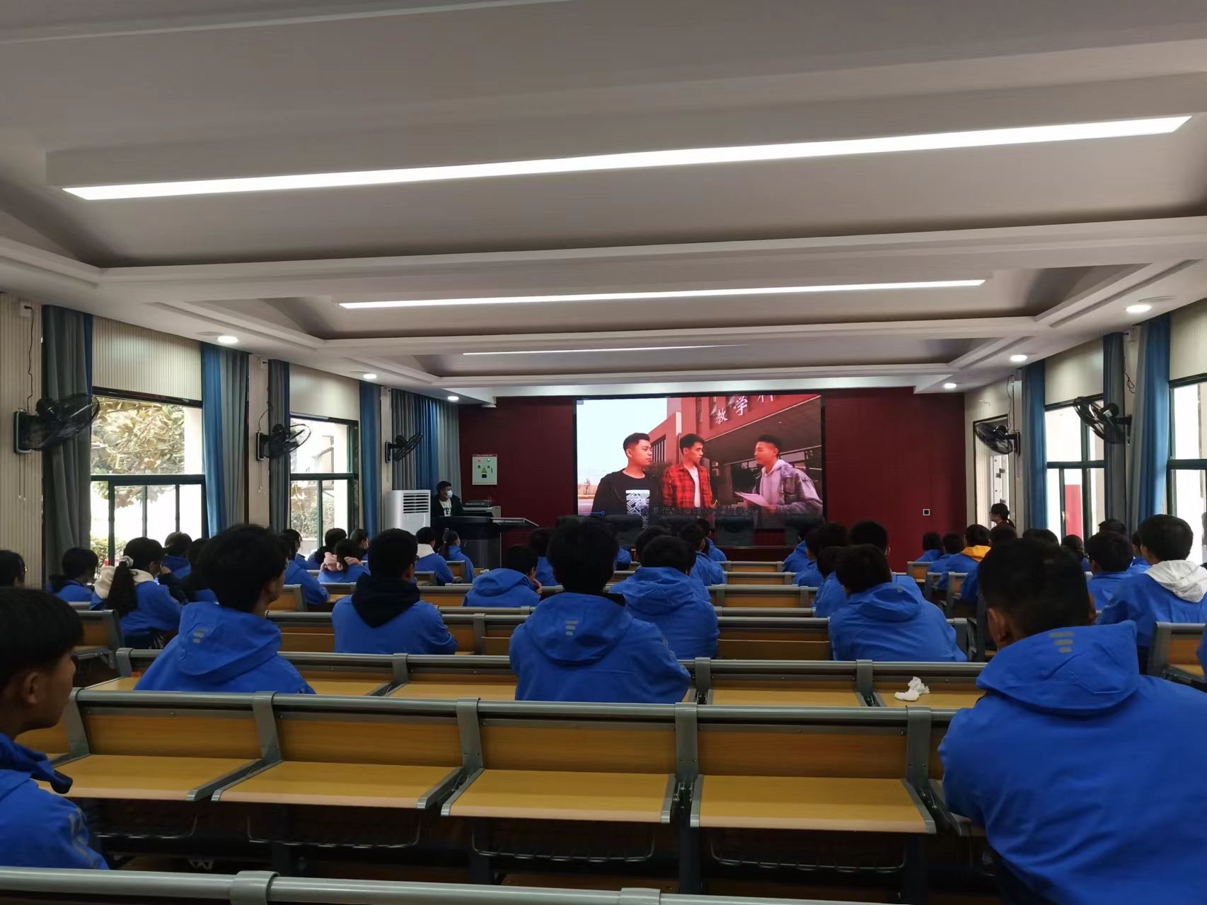 b05090dc7e39fcd64ad7ec567eddc36.jpg b05090dc7e39fcd64ad7ec567eddc36.jpg