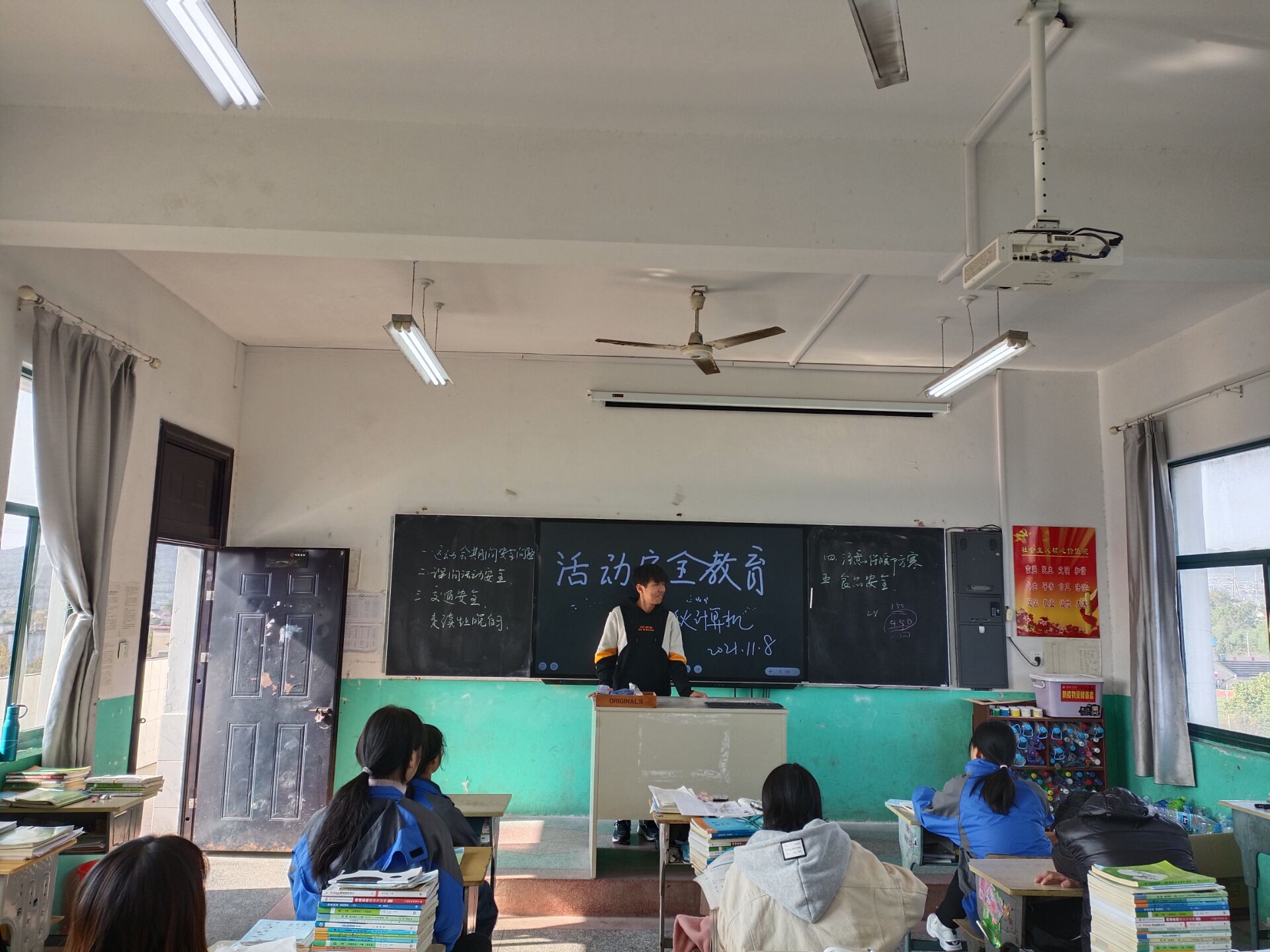 郑启宏.jpg