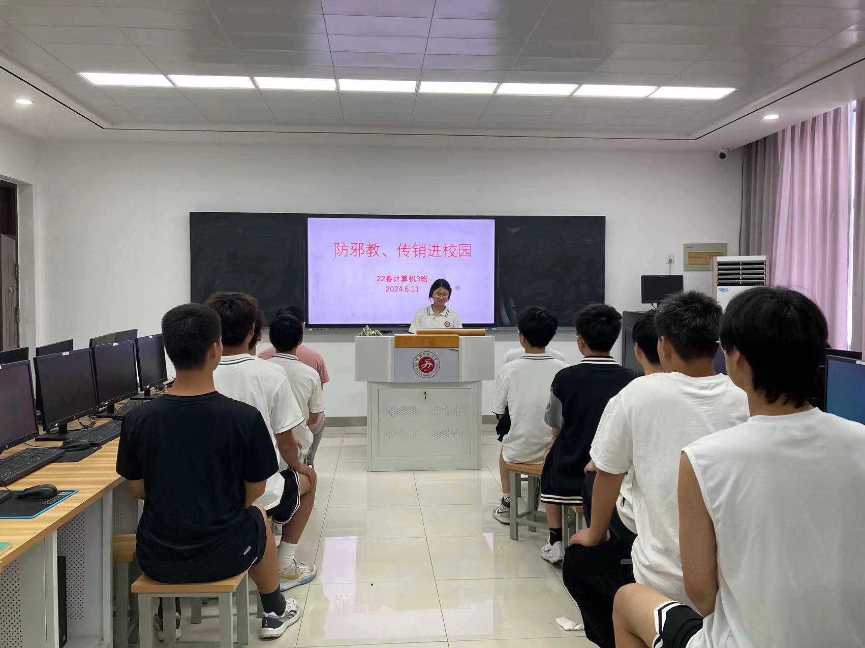 卢寅.jpg 卢寅.jpg